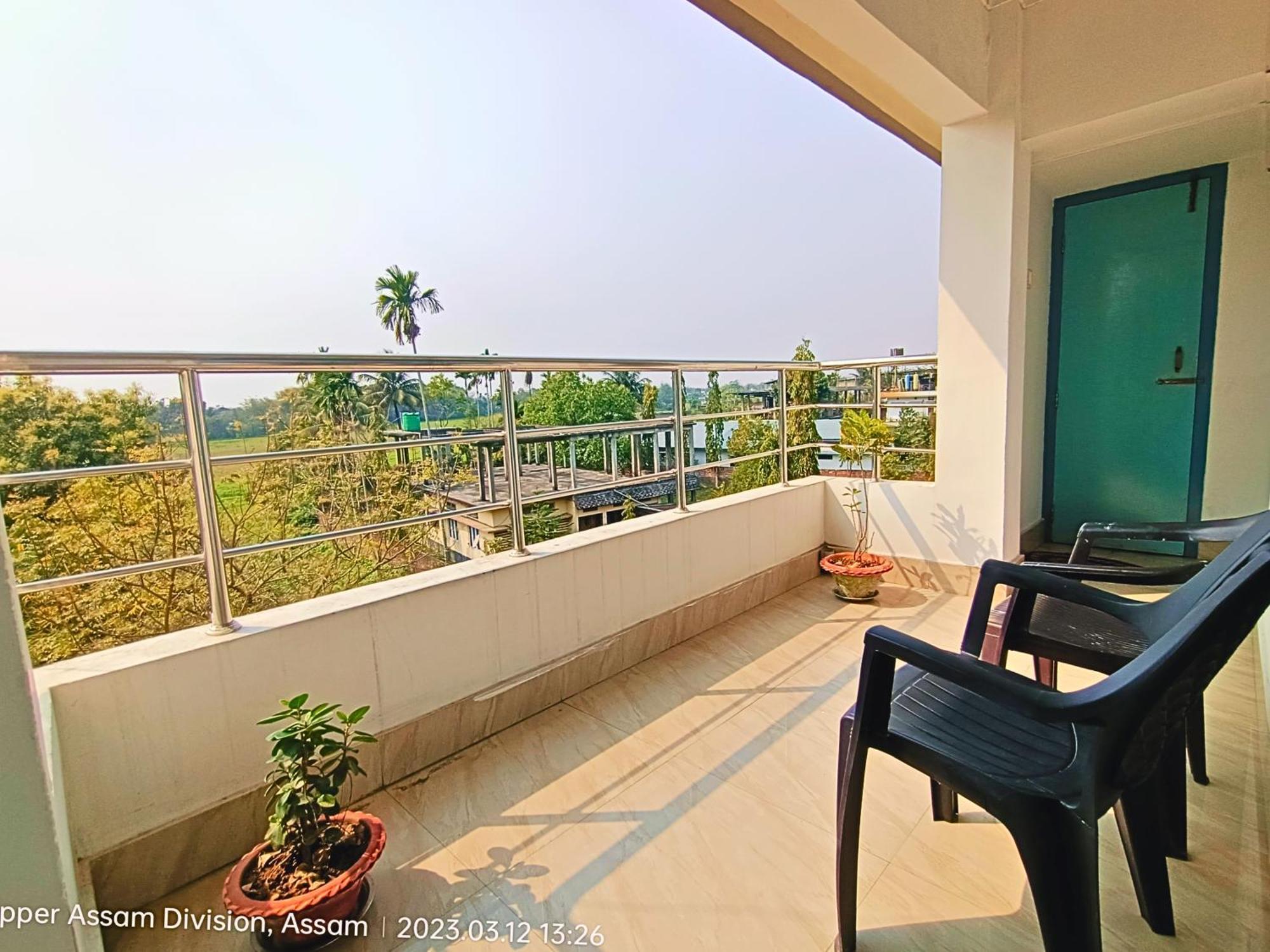 Taj Residency Holiday Homestay -Entire 1Bhk & 2Bhk Private Apartments -Call 767Ooo54Oo Jorhāt Екстериор снимка